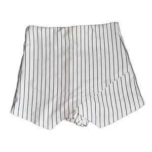 ❤️‍🔥Owl Fish Juniors Pin Striped White Mini Skort - Size Small Fits like XS